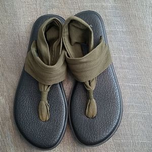 Sanuk Yoga Sling Flat Sandal size 8